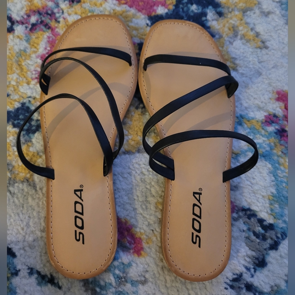 Soda Strappy Sandal Slides - Size 6 - NEW